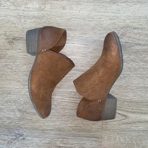 ONLY WORN ONCE American Eagle Booties